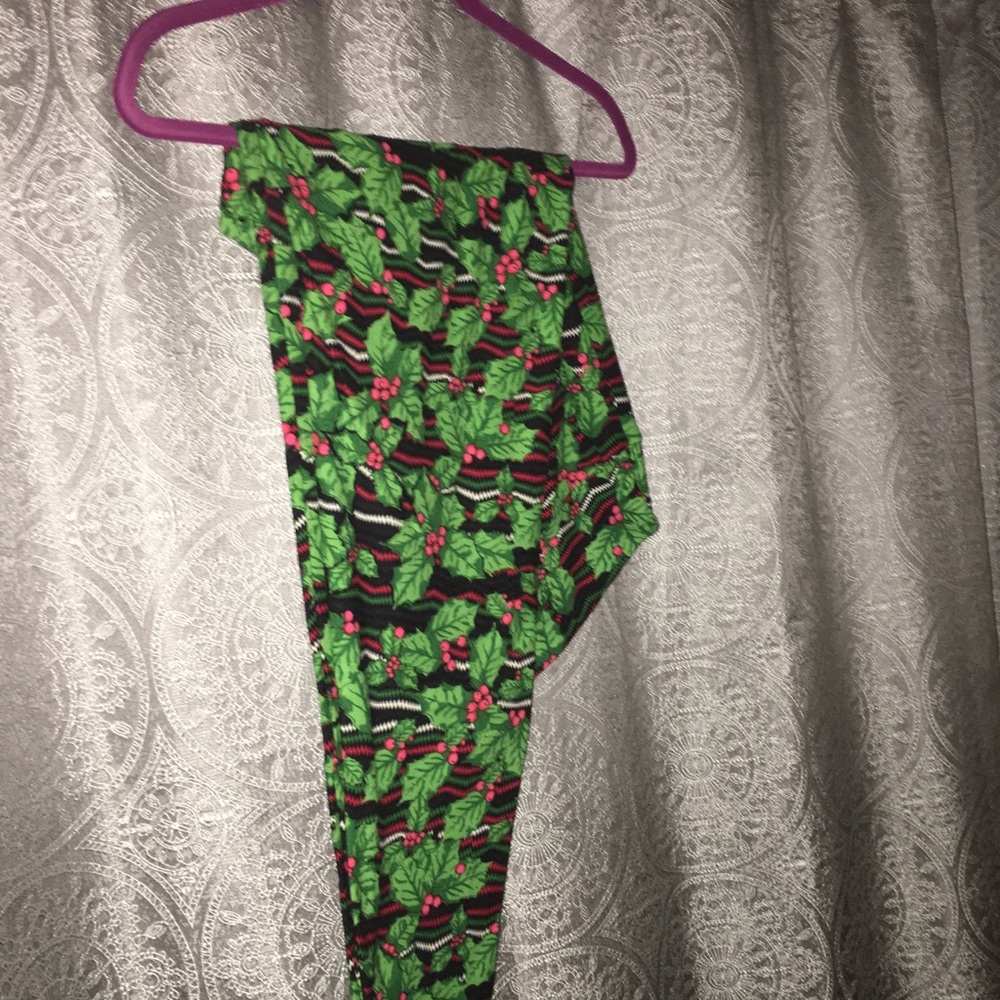 Lularoe Christmas leggings size TC2